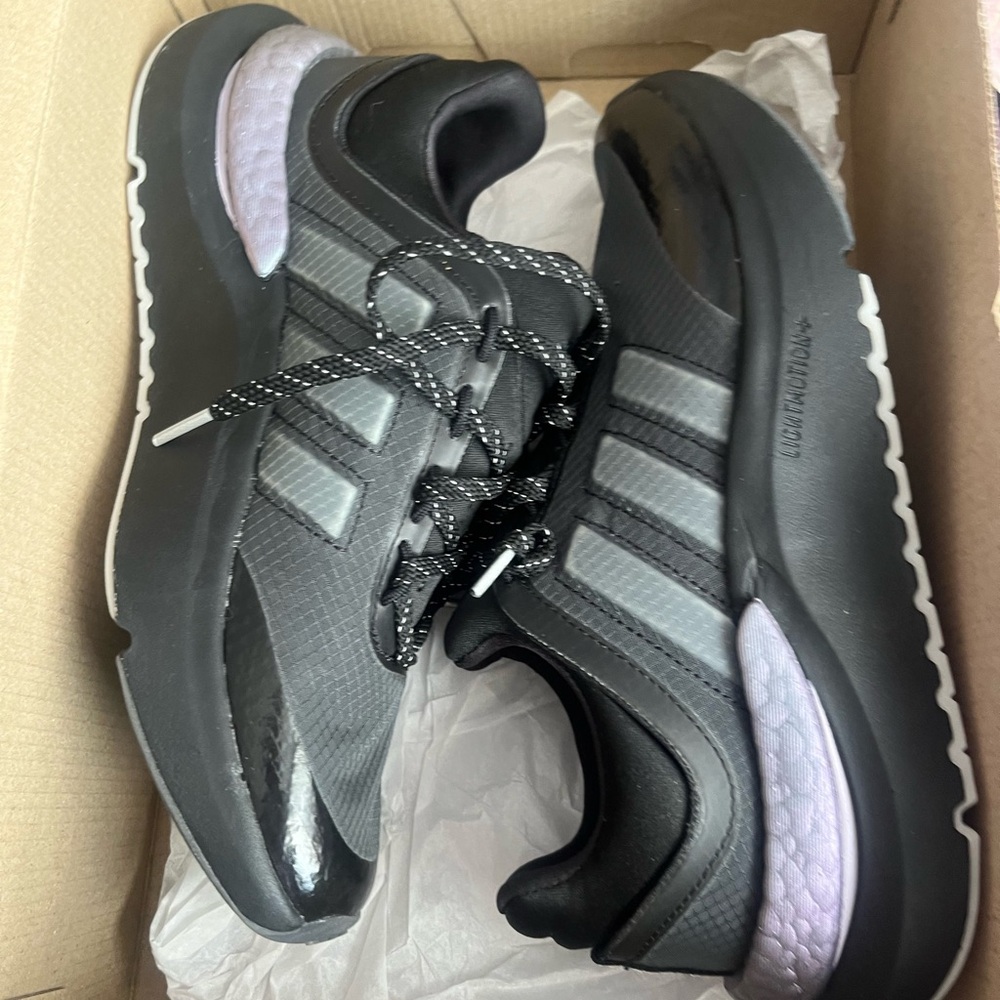Adidas Sneakets